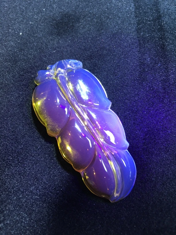 缅甸天然琥珀玫瑰茶珀叶子