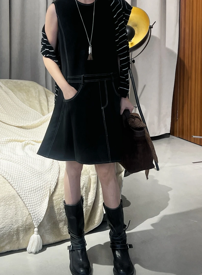 QIANQIAN 25秋冬时尚高级小众设计仿牛仔皮裙连衣裙18120