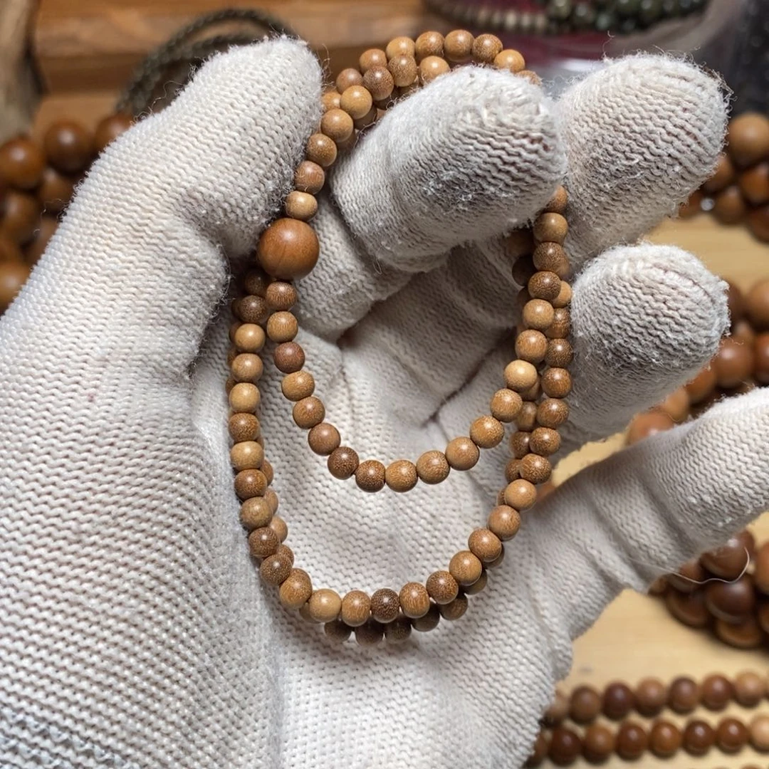 檀香木其他04顺纹老山檀香。