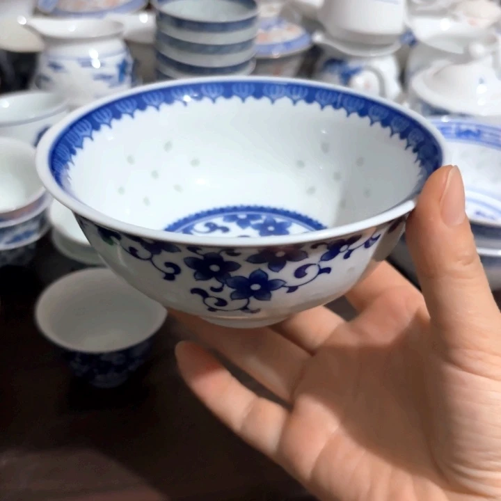 青花玲珑5寸紫荆花饭碗
