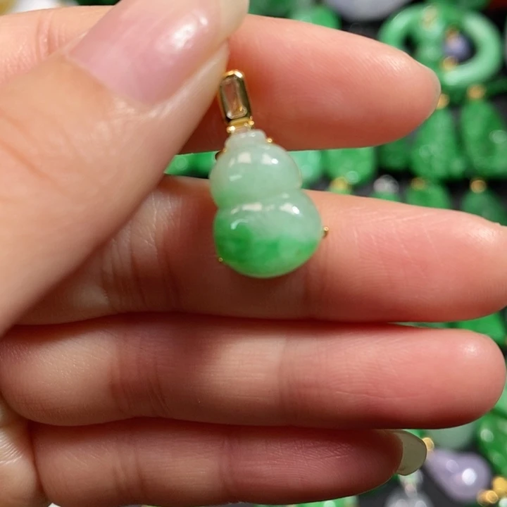 颈饰未镶嵌翡翠吊坠