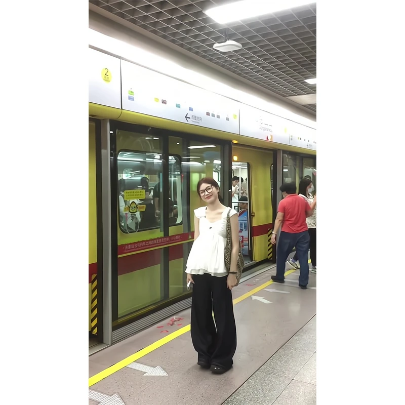 韩系气质白色吊带蓬蓬下摆无袖背心露肩上衣直筒宽松休闲阔腿裤女