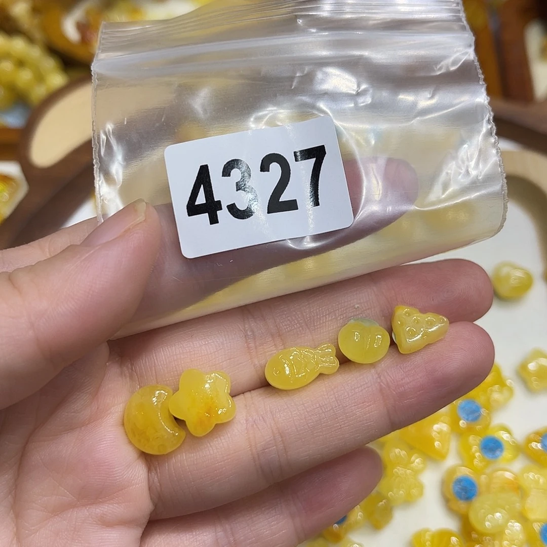 樱***≈琥珀未镶嵌珠宝奇石
