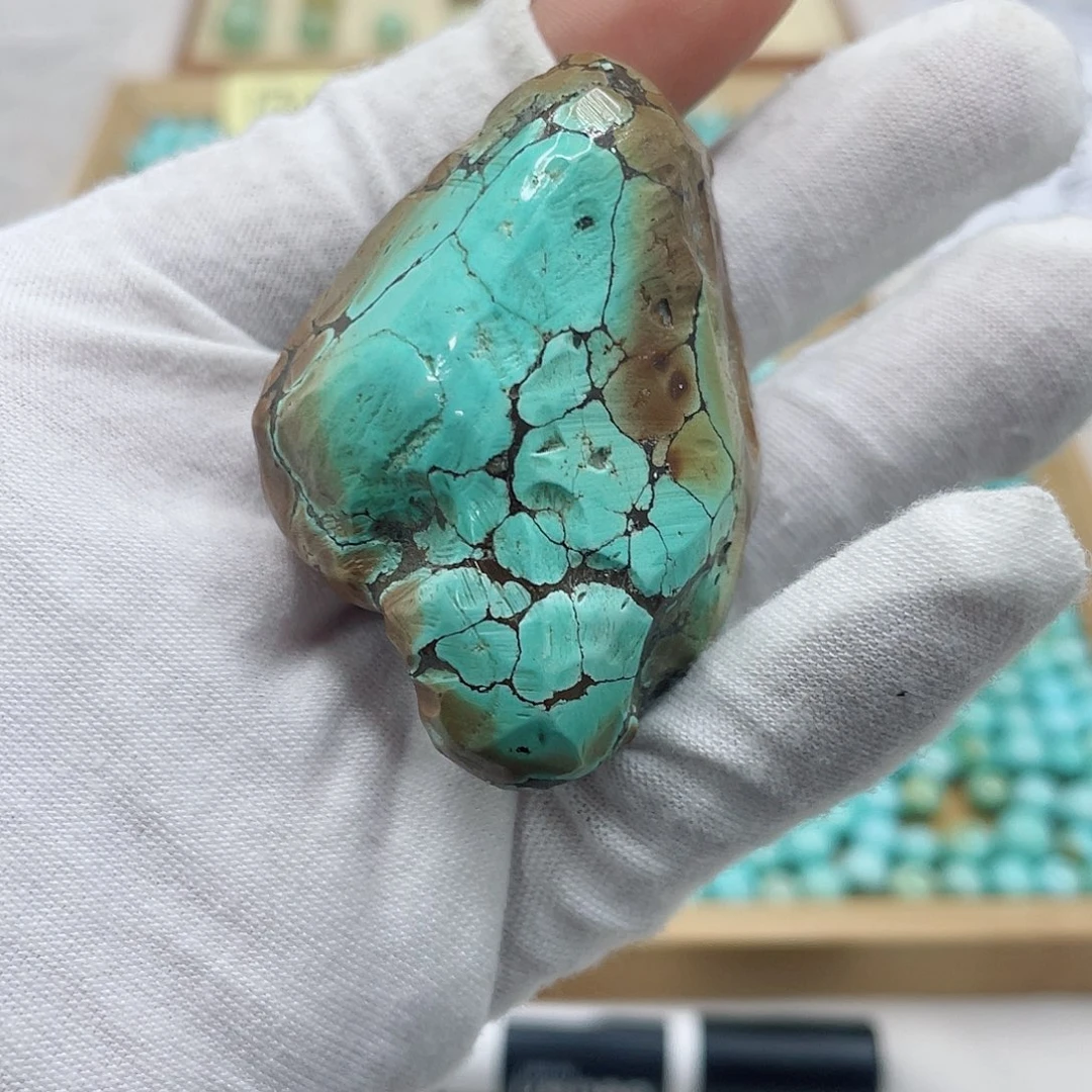 绿松石未镶嵌珠宝奇石