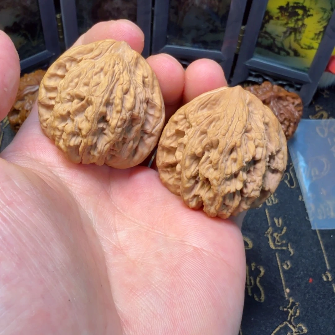 文玩核桃吊坠汉高虎40