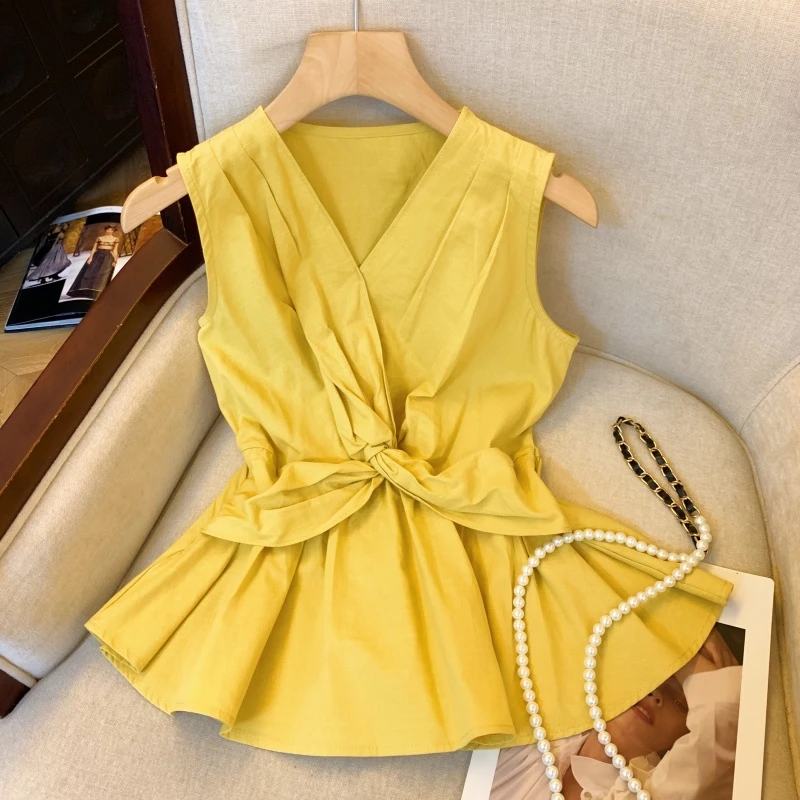 2025新款度假风高级感无袖V领扭结背心女夏季收腰显瘦荷叶边上衣