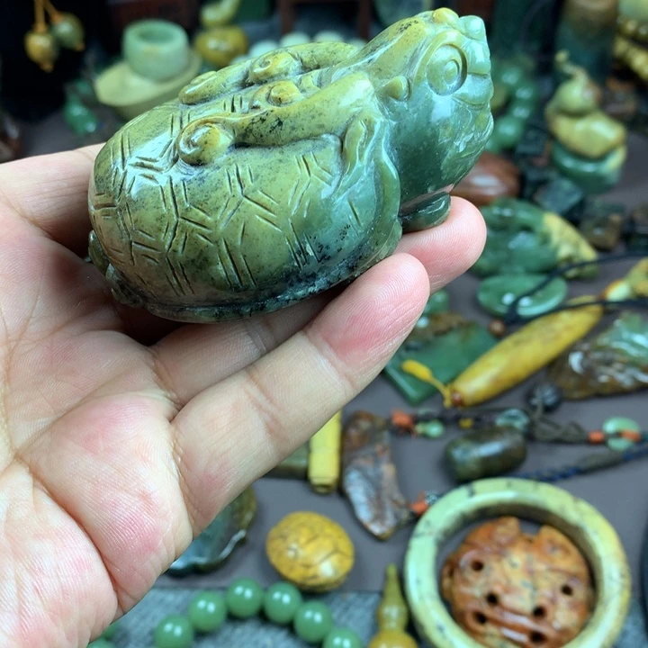 吊坠(赠链)未镶嵌岫岩河磨玉（透闪石质玉）