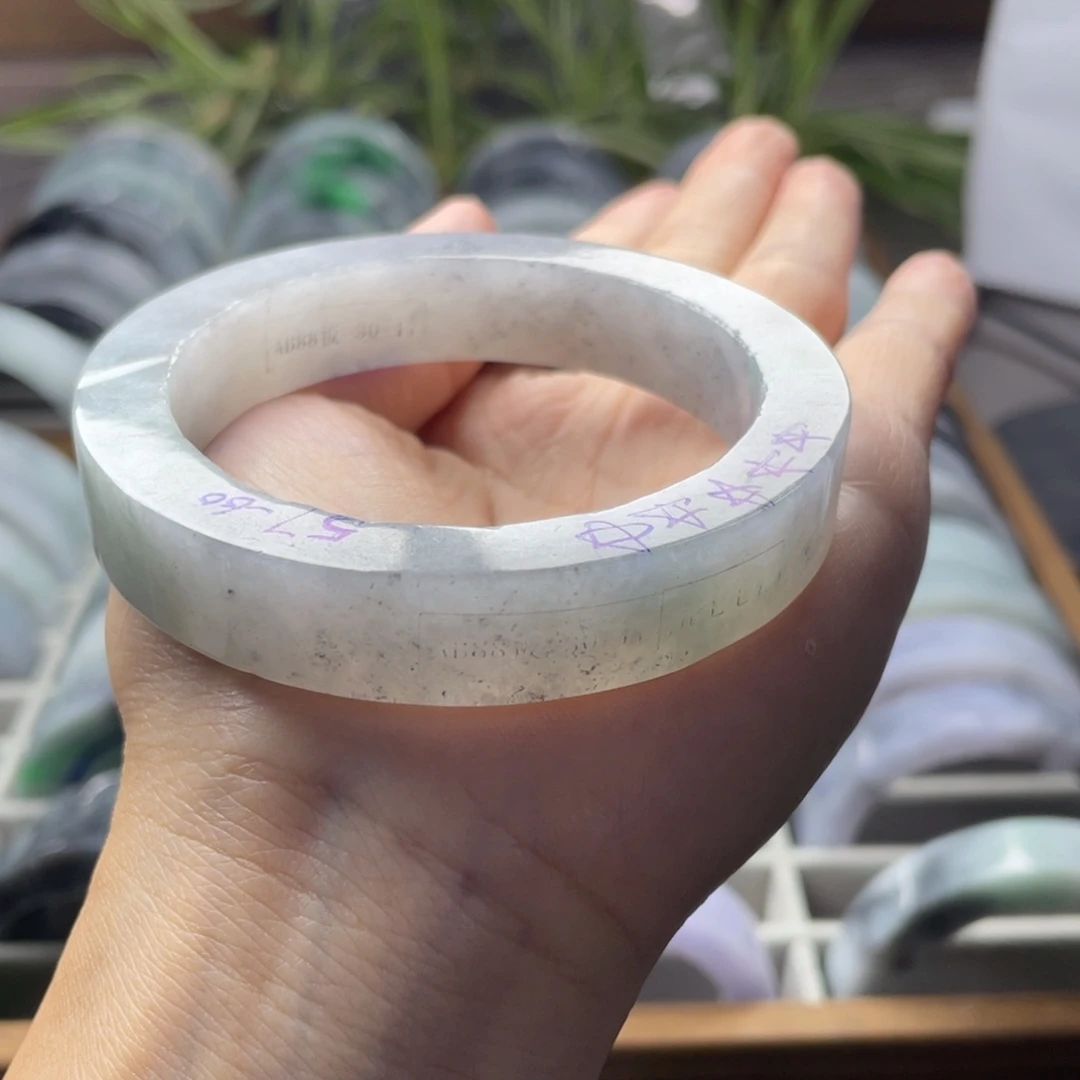 定制翡翠未镶嵌翡翠手镯