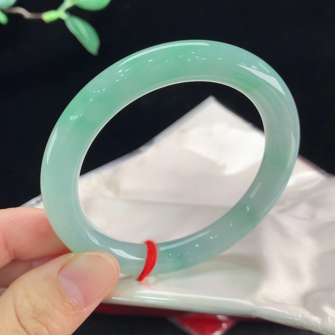 翡翠未镶嵌手镯0427