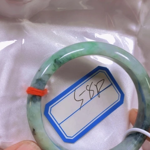 【闪购商品】翡翠颈饰未镶嵌丝**缘翡翠