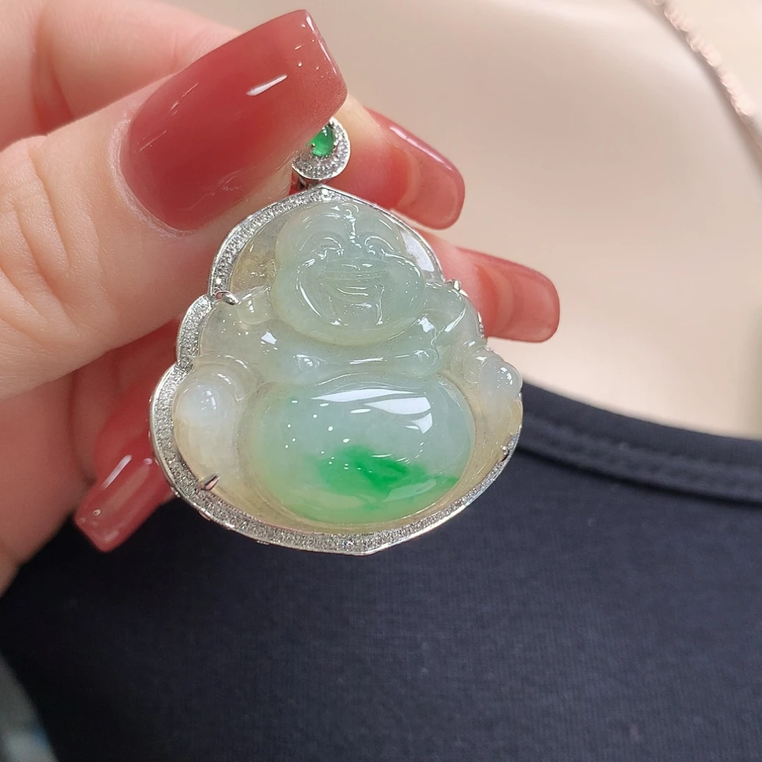 翡翠18K金镶嵌颈饰佛公