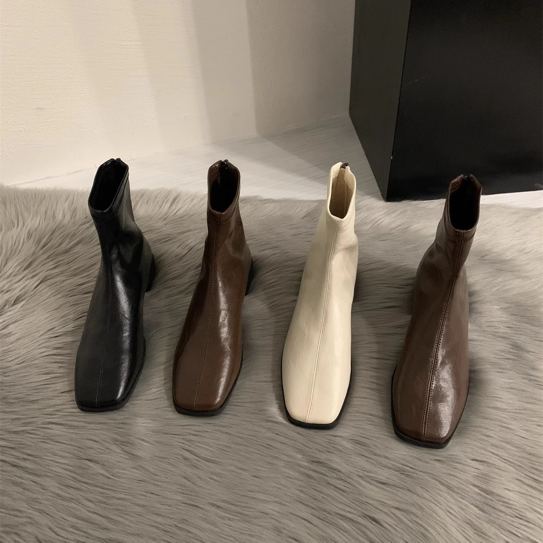 金慧彩2025秋冬季新款极简软皮方头百搭低跟马丁靴女后拉链短靴