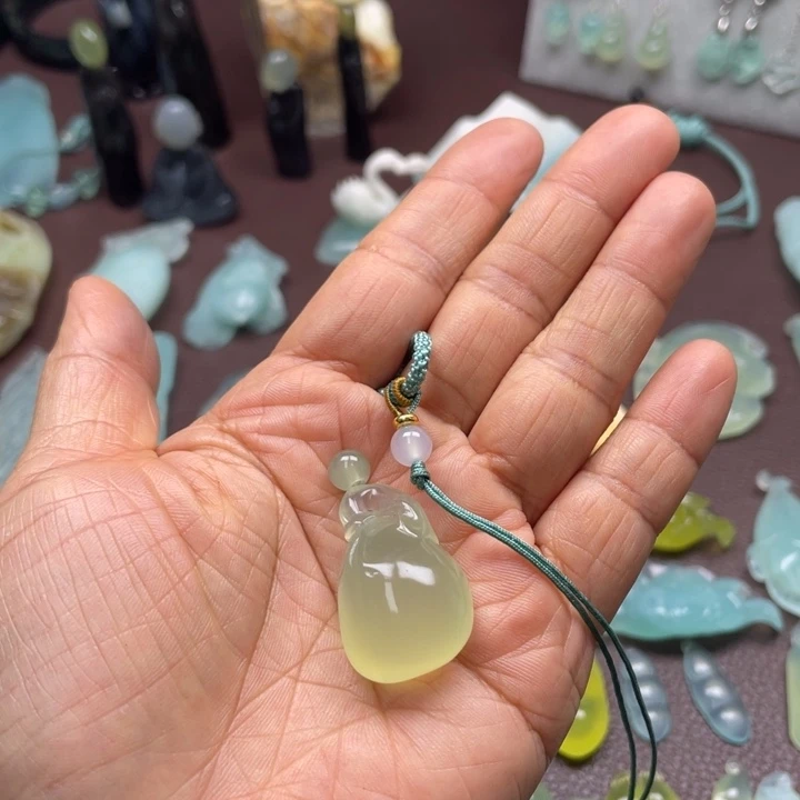 蛇纹石玉未镶嵌吊坠(不含链)