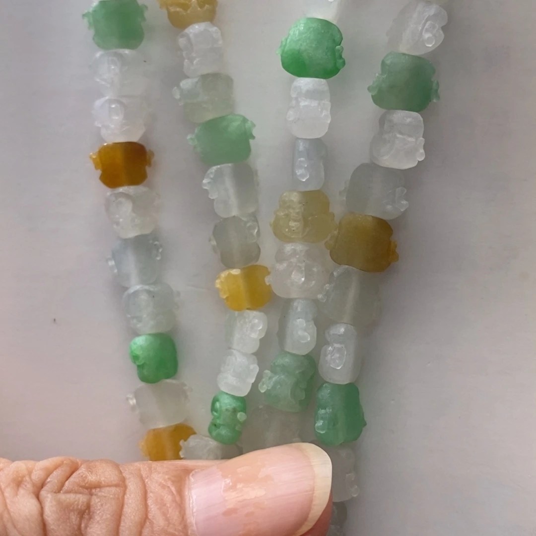 未镶嵌定制翡翠牛*。