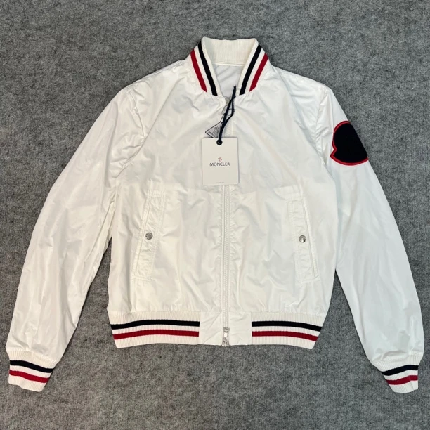 全新未使用 MONCLER 大logo新款冲锋衣/尺码3