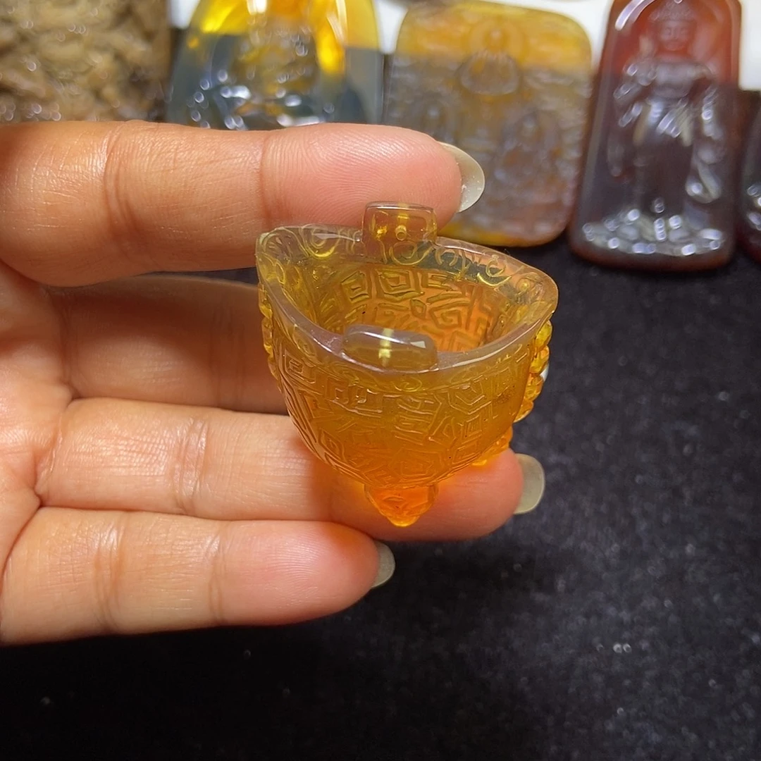 琥珀未镶嵌颈饰缅甸天然琥珀吊坠