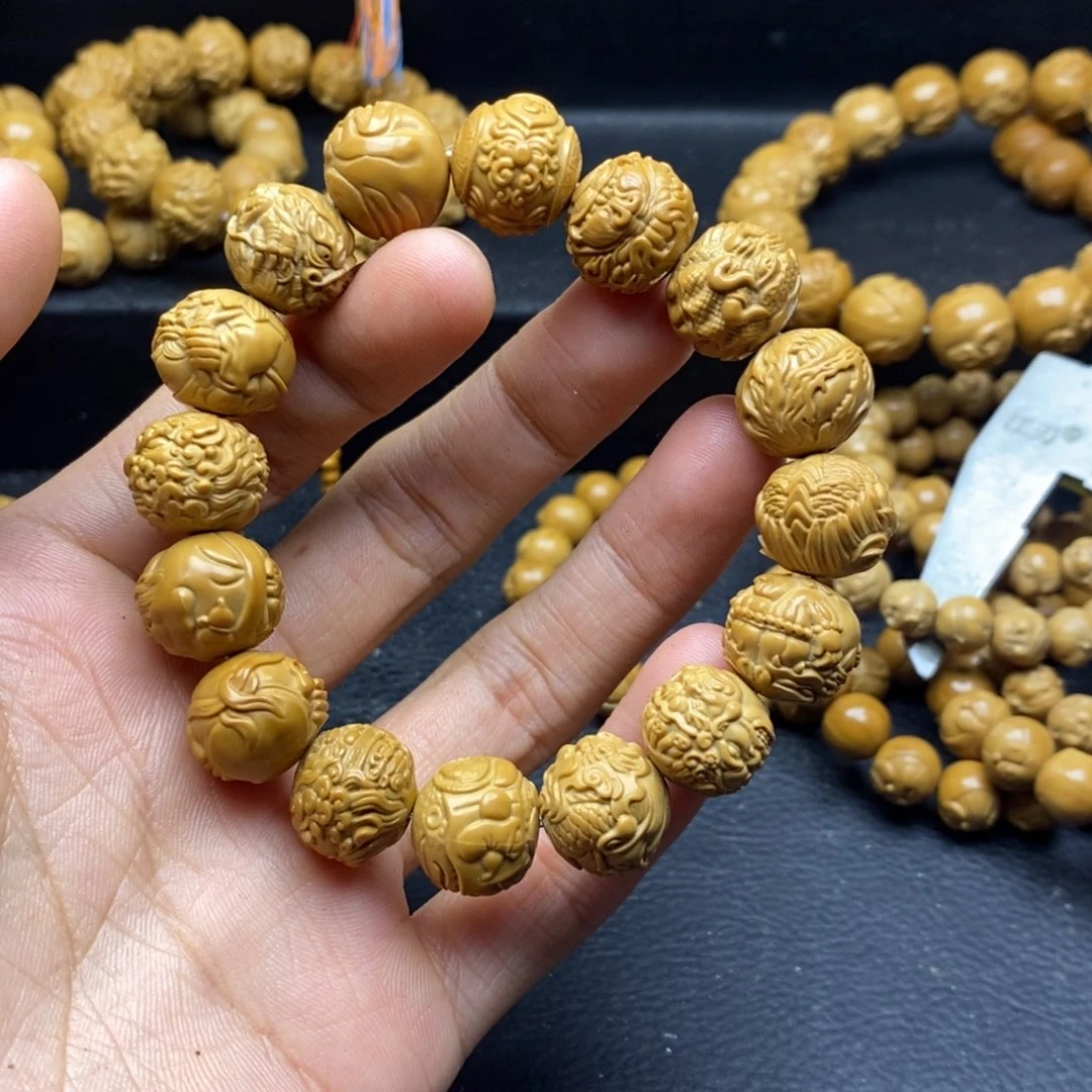 猴头核桃吊坠大满贯