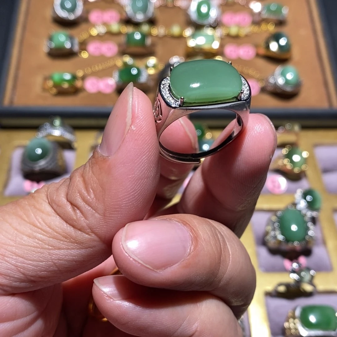 和田玉（碧玉）戒指未镶嵌无***人