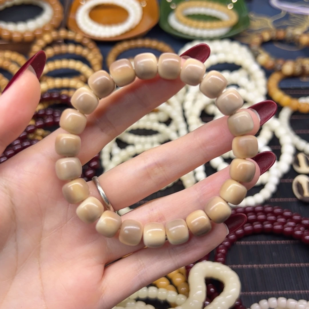 b****手串白玉菩提俏色10*9