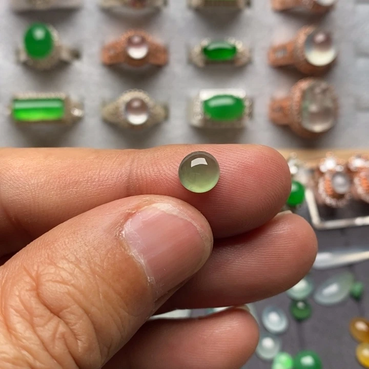 翡翠裸石冰种橄榄色戒面7.3*7.1*3.8