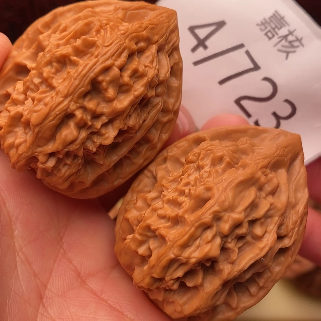 文玩核桃把件39鸡心