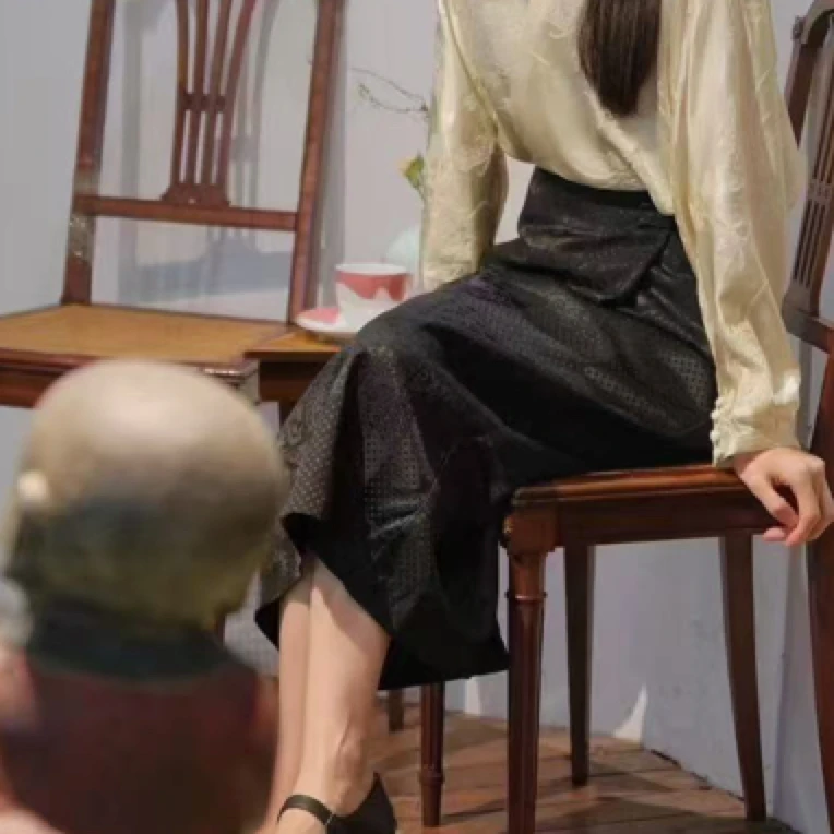 邱萍子｜花卉提花百搭半身裙夏季气质