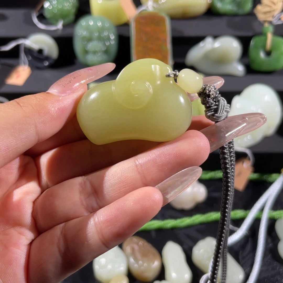 *****颈饰未镶嵌和田玉