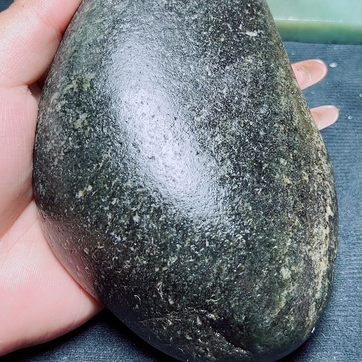 和田玉（糖玉）未镶嵌珠宝奇石
