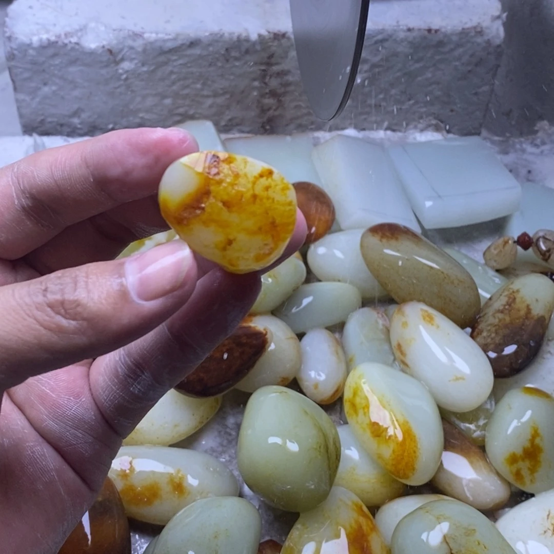 血***界定制未镶嵌定制和田玉