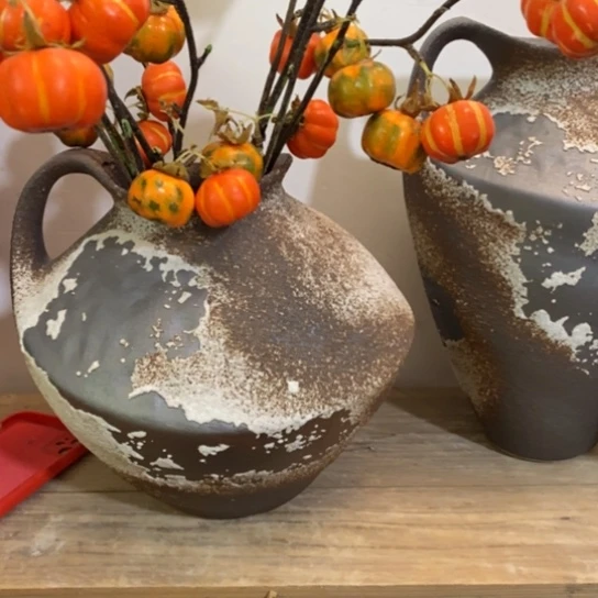 瓶景德镇陶瓷。景德镇陶瓷