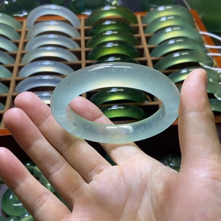 蛇纹石玉未镶嵌手镯56