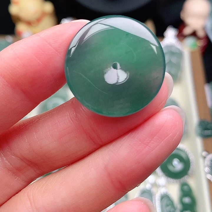 颈饰未镶嵌翡翠吊坠