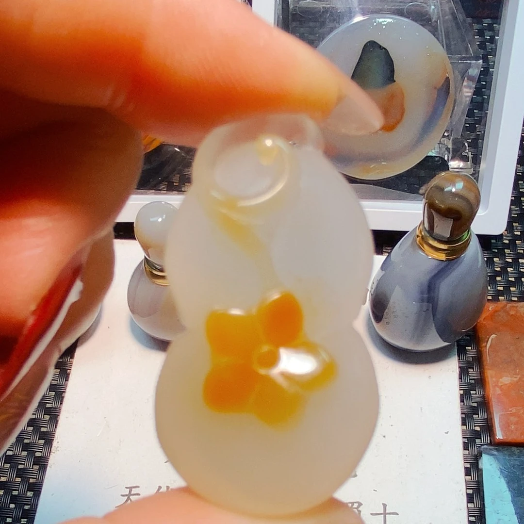 玛瑙/玉髓颈饰未镶嵌