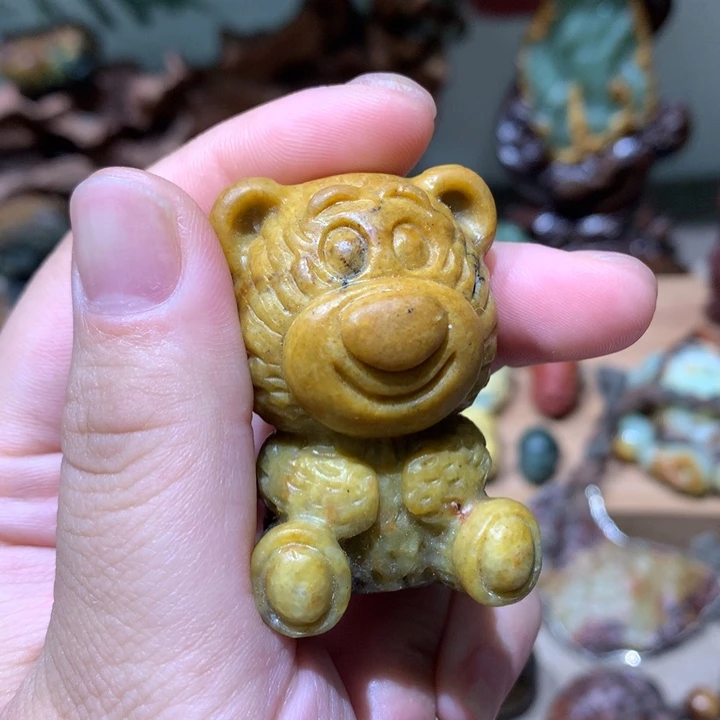 未镶嵌岫岩河磨玉（透闪石质玉）把件