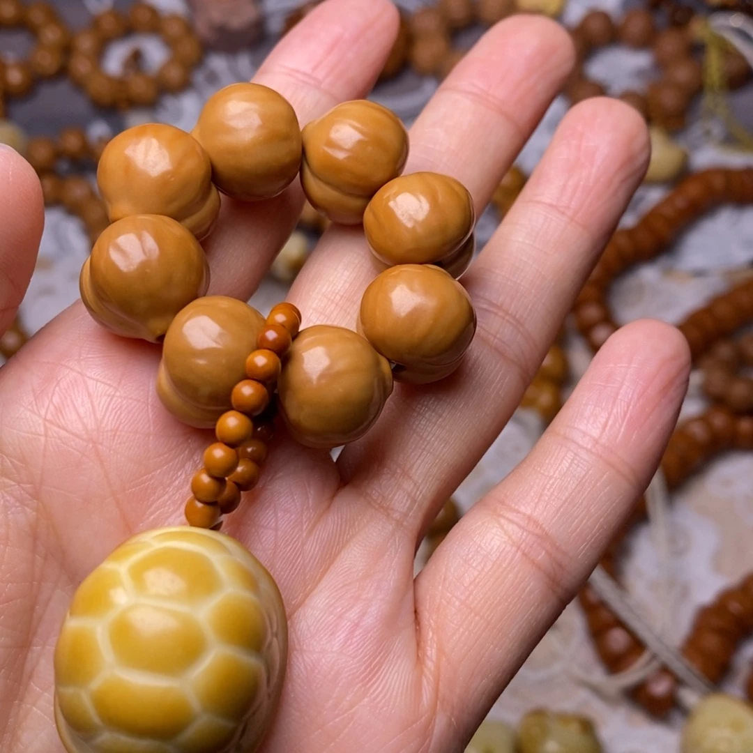 把件猴头核桃柯基屁桃龟甲