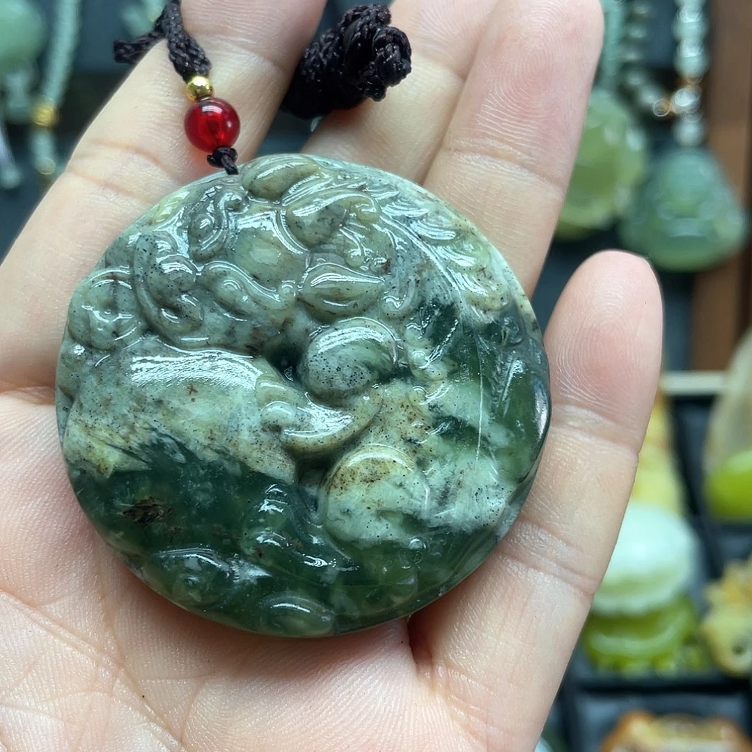 未镶嵌蛇纹石玉颈饰