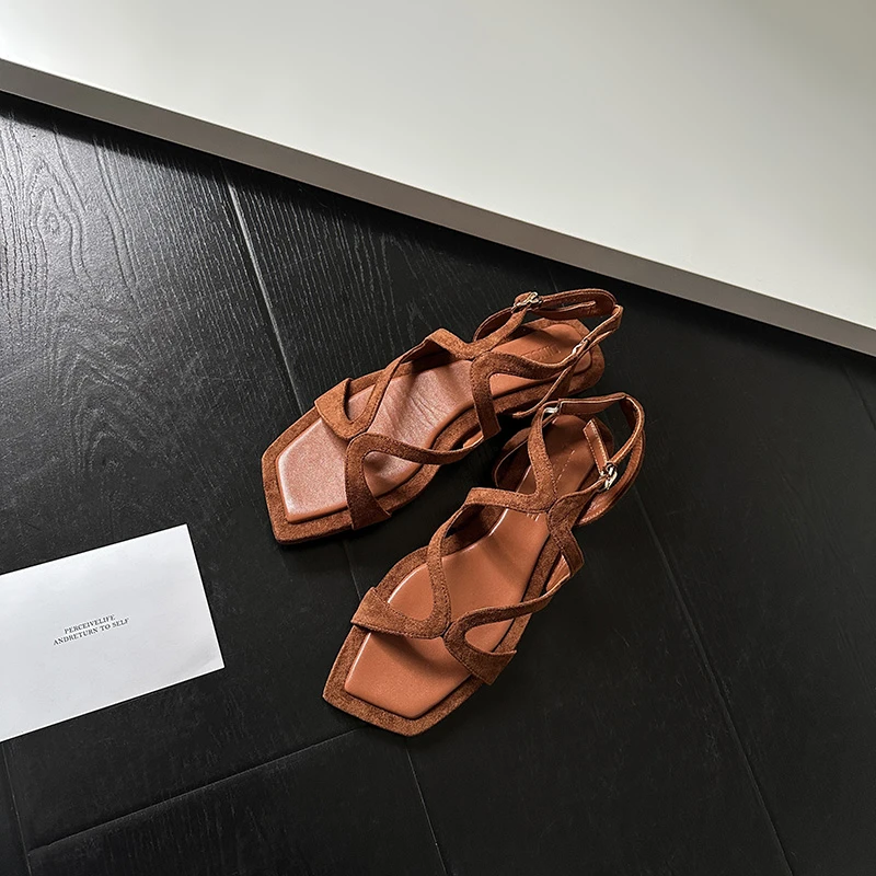 1.5cm羊皮时尚罗马鞋凉鞋低跟方头交叉时装凉鞋露趾女细带真皮鞋