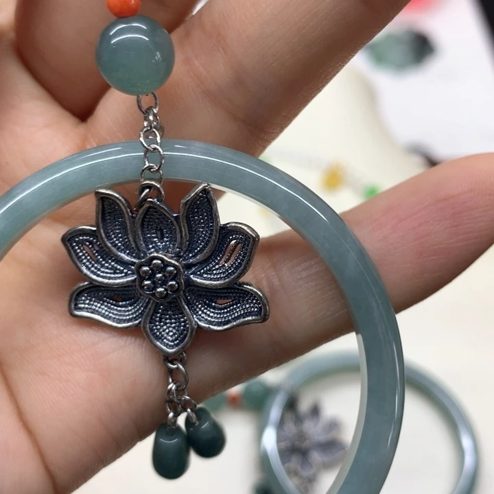 颈饰未镶嵌翡翠吊坠