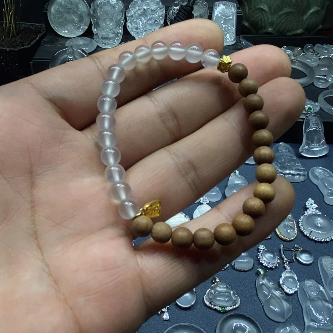 多***莉石英质玉珠串未镶嵌