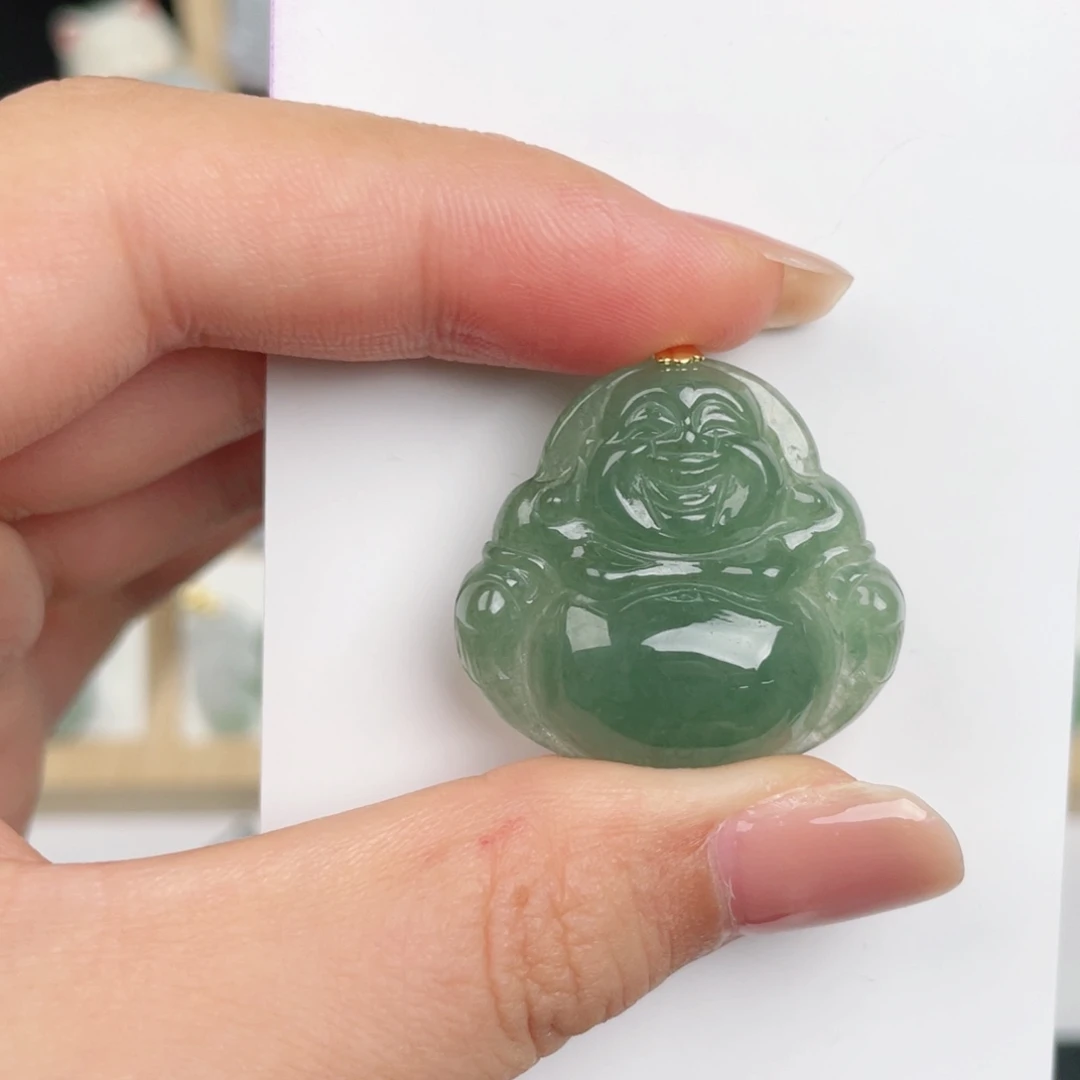 翡翠未镶嵌颈饰佛公