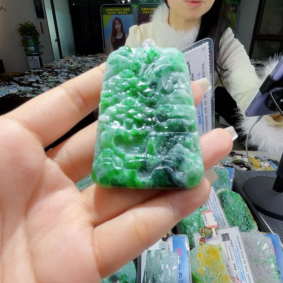 颈饰未镶嵌翡翠一