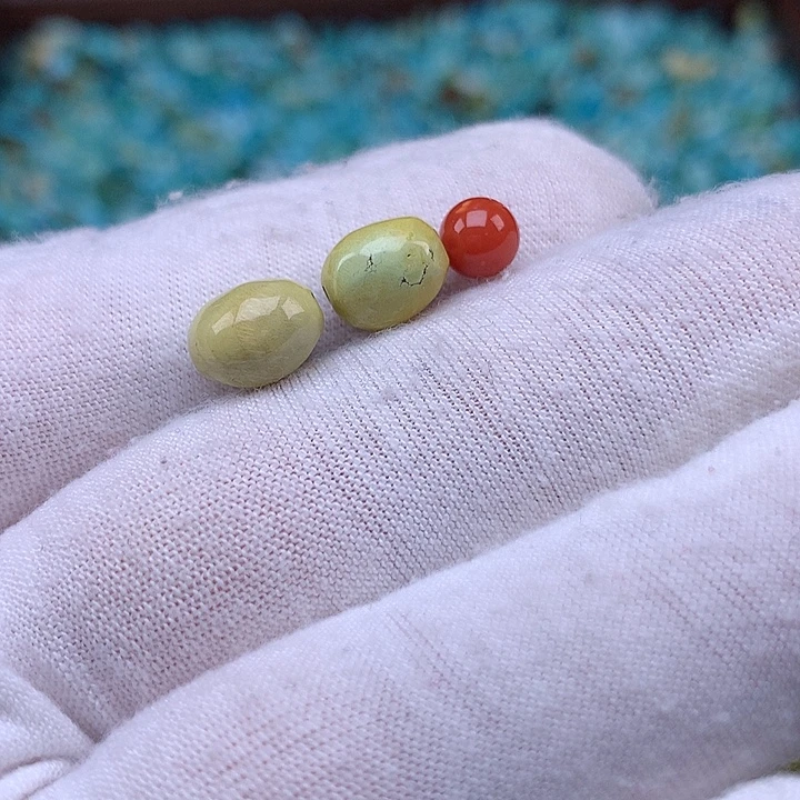 南红玛瑙未镶嵌珠宝奇石