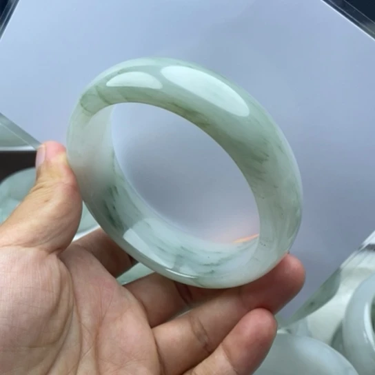 未镶嵌手镯石英质玉（金丝玉）