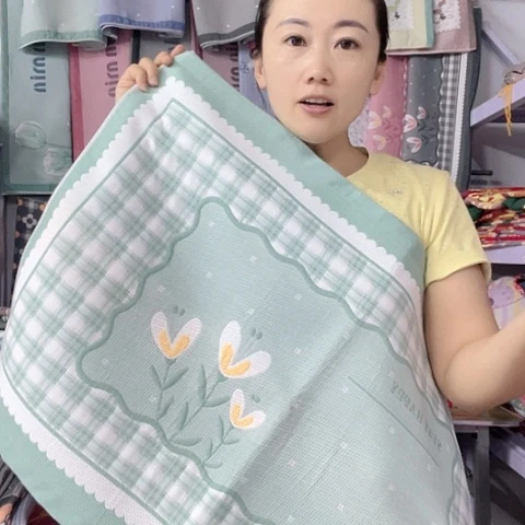 棉特价绿色三朵花