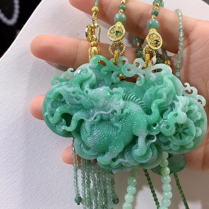 翡翠未镶嵌颈饰翡翠吊坠