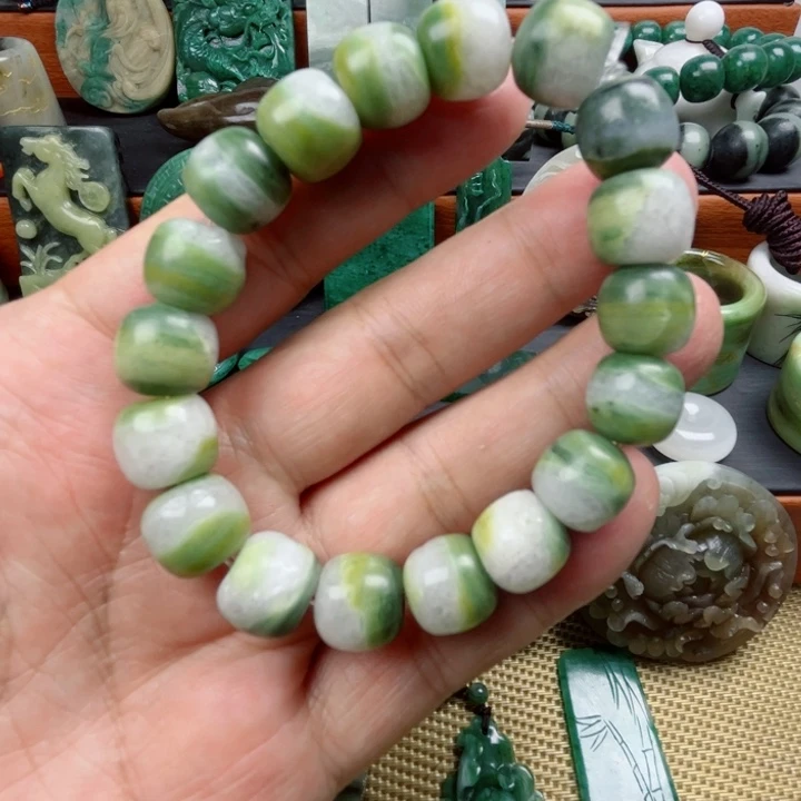 未镶嵌独山玉珠宝半成品有瑕疵
