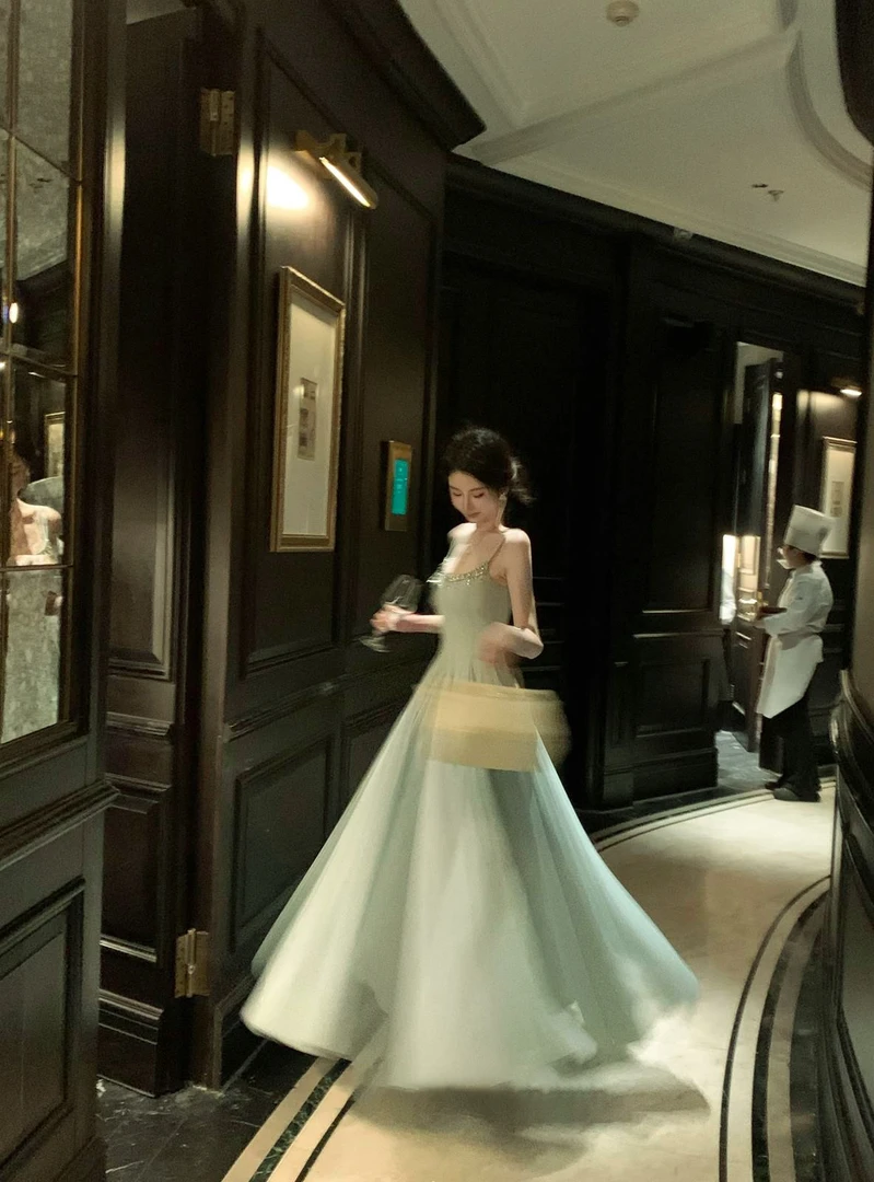 ZALO线上夏季大女主修身超仙儿水晶钻链网纱大摆吊带长款连衣裙子