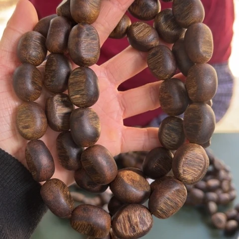 沉香手串白棋98克卡1.6多样性发1条