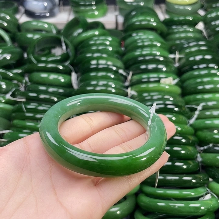 未镶嵌手镯和田玉（碧玉）