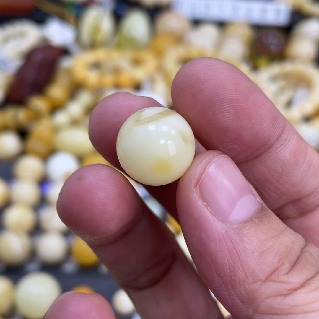 未镶嵌琥珀裸石14.3mm